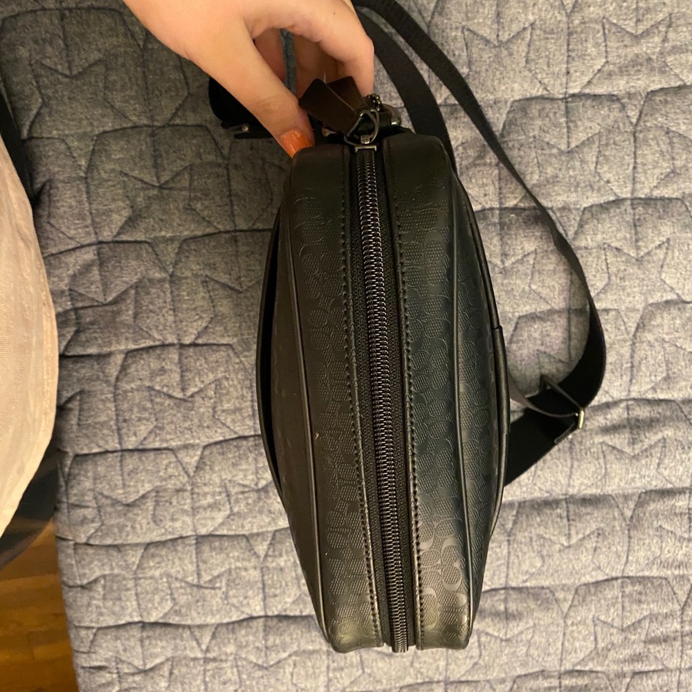 Coach crossbody - Picture 3 of 14